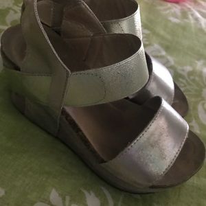 Gold Pierre Dumas wedges